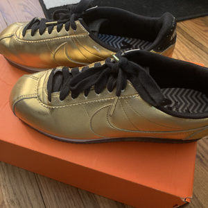 Nike W Classic Cortez Leather SE, Gold, US 9.5